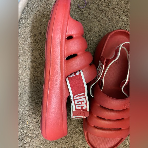 Red Ugg slides with straps - Picture 3 of 3